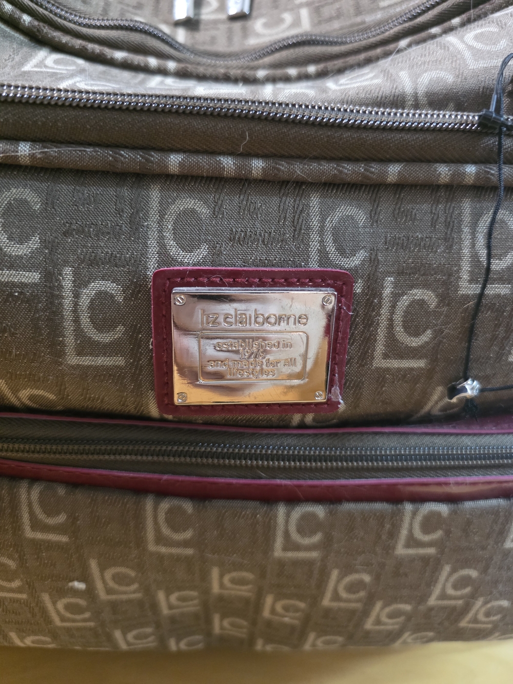 NWT Liz Claiborne Brown Logo Travel Bag with Wheels Carry On Approved - Picture 2 of 14